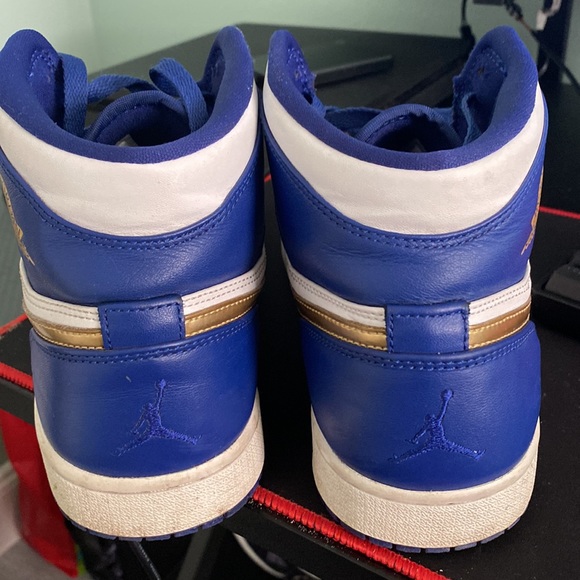 Air Jordan 1 Retro High 'Gold Medal' Mens Sneakers - Size 8.5 💙💛🤍 - Picture 3 of 5